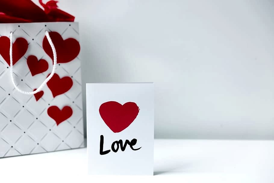 bayan-sevgiliye-14-subat-hediyesi